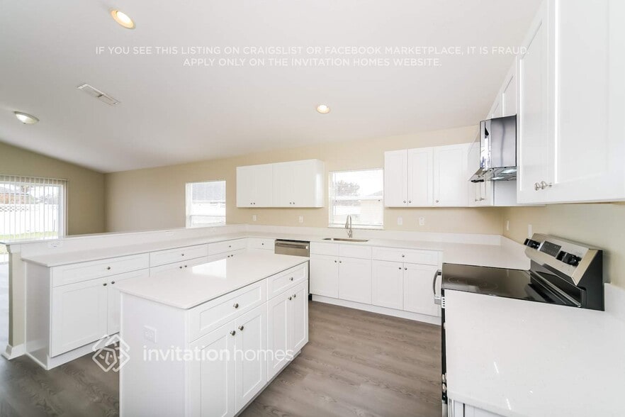 Building Photo - 4610 Sandhurst St