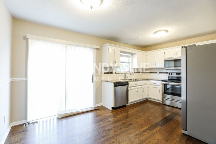 Building Photo - 1120 Meadowlark Ln