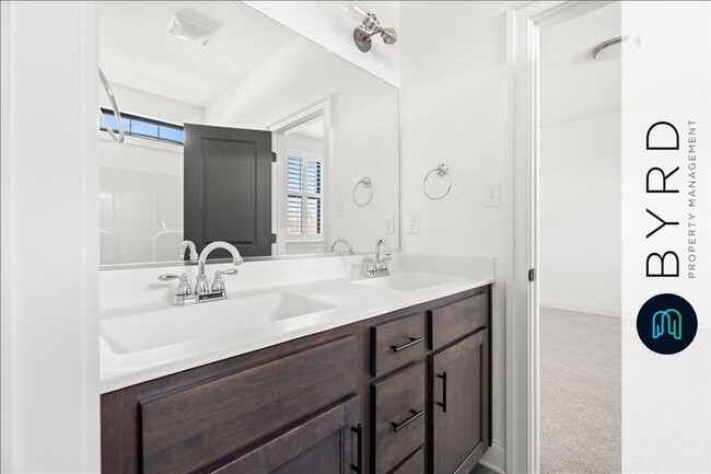 Building Photo - 15506 Amethyst Dr