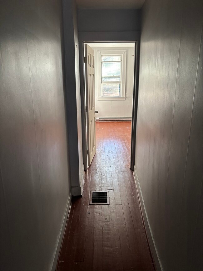 Building Photo - 1143 E Webster St