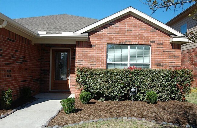 Building Photo - 30415 Deleon Fields Dr