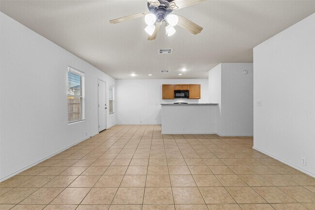 Building Photo - 822 Grand Plains Dr