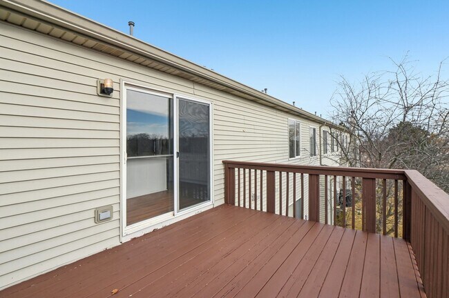 Building Photo - 2333 Summerlin Dr