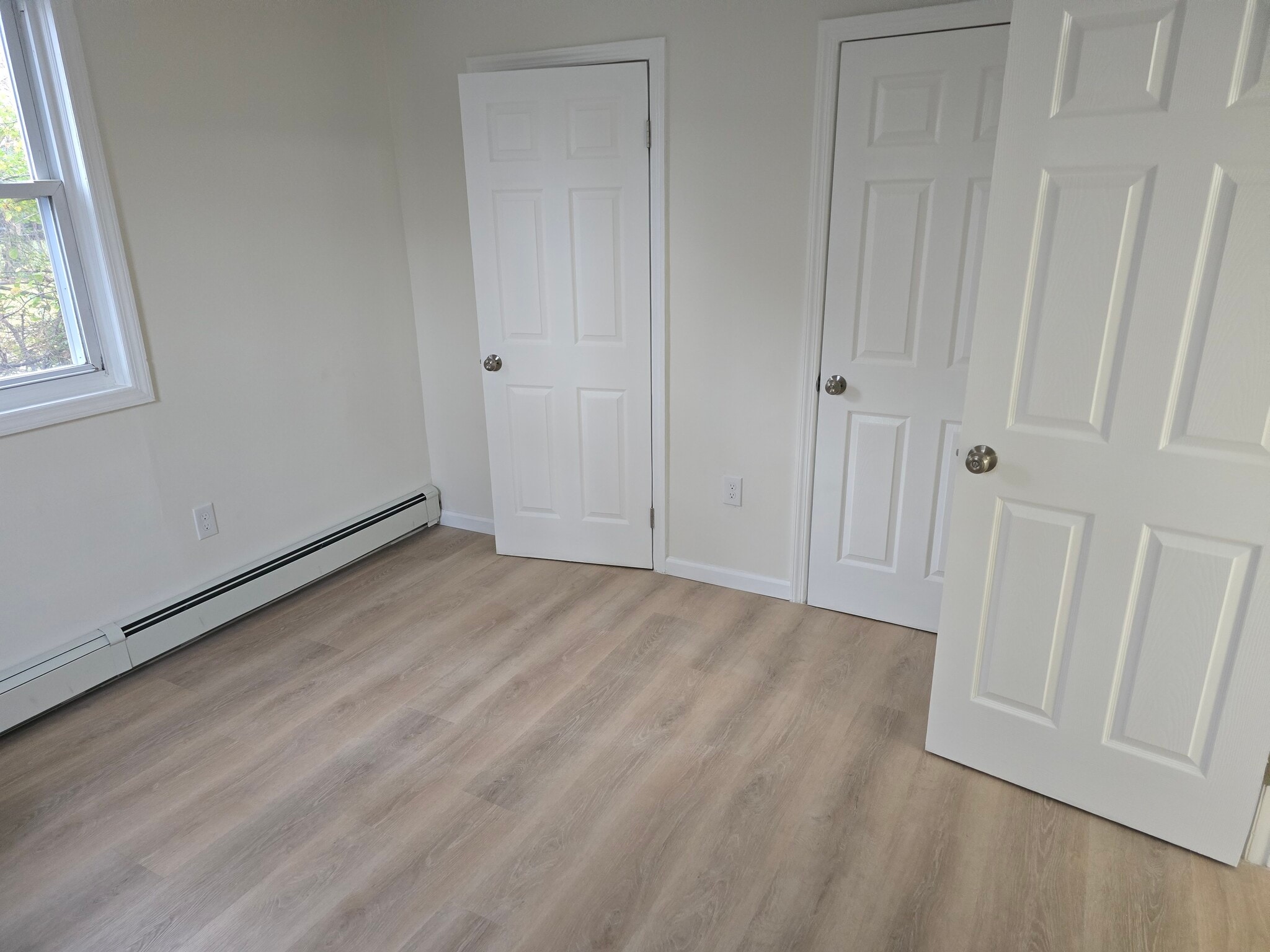 Building Photo - 1208 7th Ave