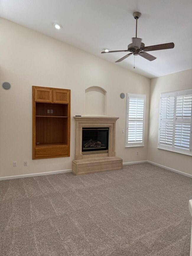Building Photo - BEAUTIFUL SINGLE STORY 3+BD, 2.5 BA, & 3 CAR GARAGE!