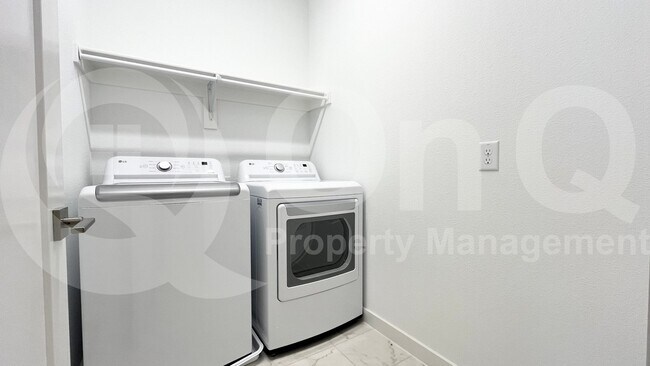Building Photo - 820 Cavitt Ct