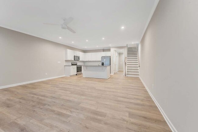 Building Photo - 3/3 Townhome beside Centennial Campus & Cl...