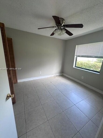 Building Photo - 20725 NE 8th Ct
