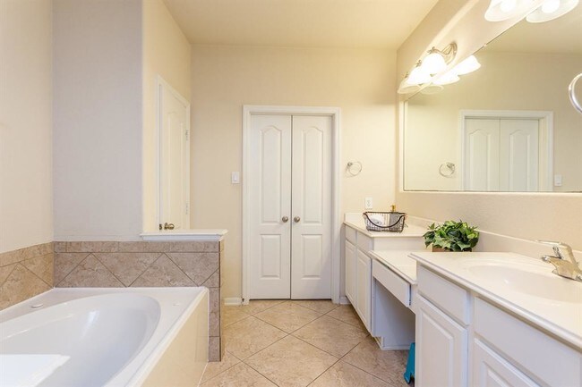 Building Photo - 6639 Larocke Trail