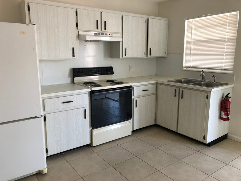 Building Photo - 4 Whitner St