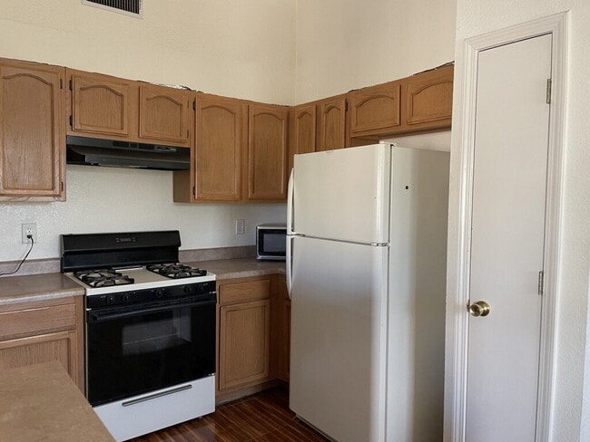 Building Photo - 3057 Manny Aguilera Dr