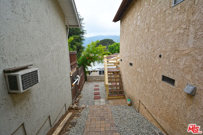 Building Photo - 3630 2nd Ave