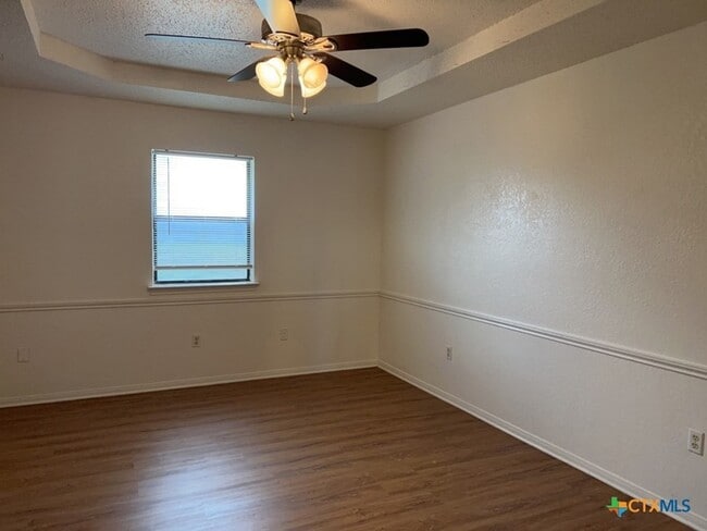 Building Photo - 3120 Panhandle Dr