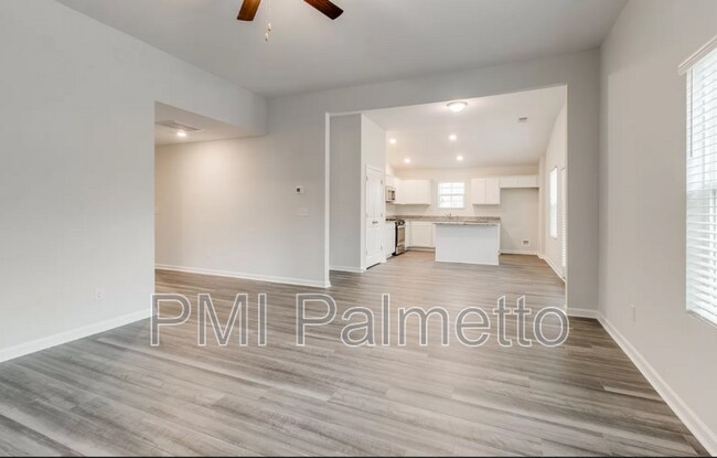 Building Photo - 700 Pink Rose Ln