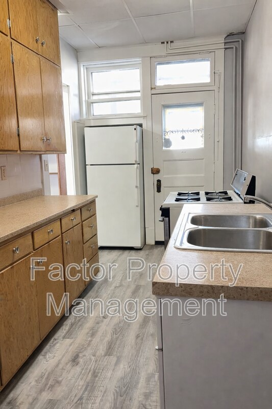 Building Photo - 122 Parsons St