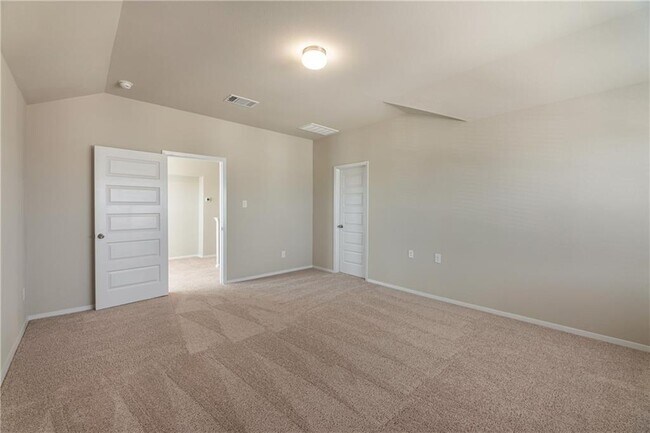 Building Photo - 220 Trailside Ln