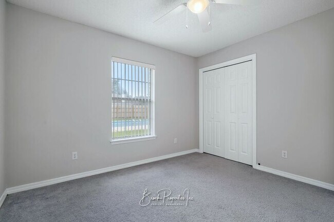 Building Photo - 2100 Blue Wind Dr