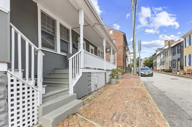 Building Photo - Historic Downtown Annapolis 3 Bedroom w/ P...