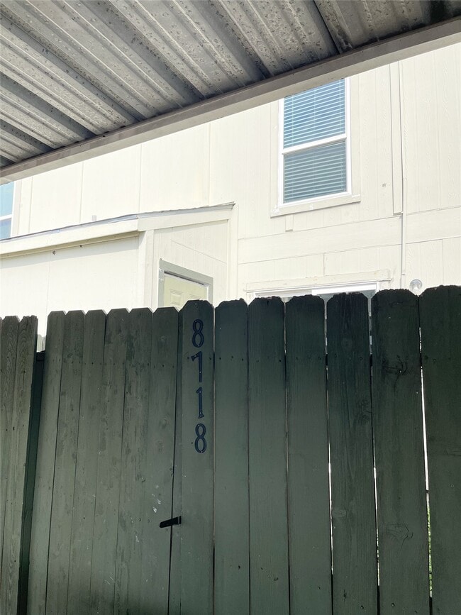 Building Photo - 8718 Victorian Village Dr