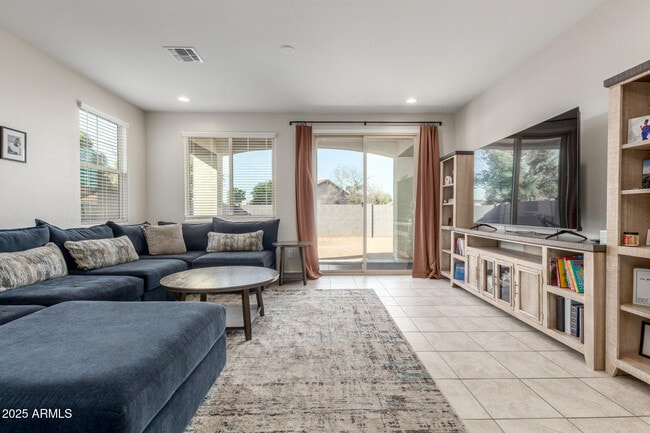 Building Photo - 3872 N 103rd Ave