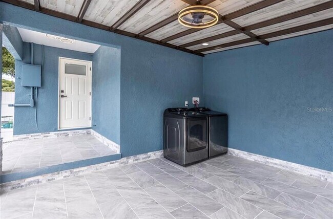 Building Photo - 8907 N Blvd