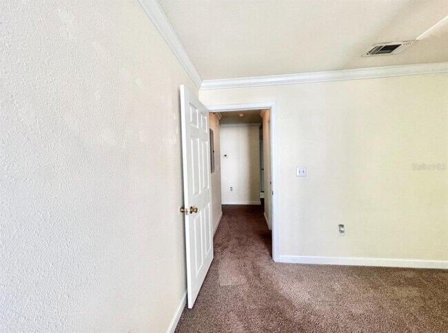 Building Photo - 18469 Bridle Club Dr
