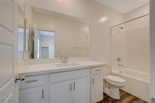 Building Photo - 206 Callen Falls Ave