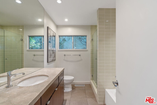 Building Photo - 2479 Lanterman Terrace