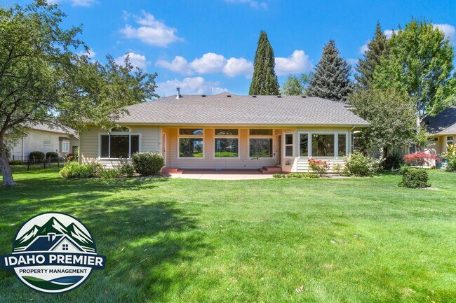 Building Photo - 481 E Trailside Dr