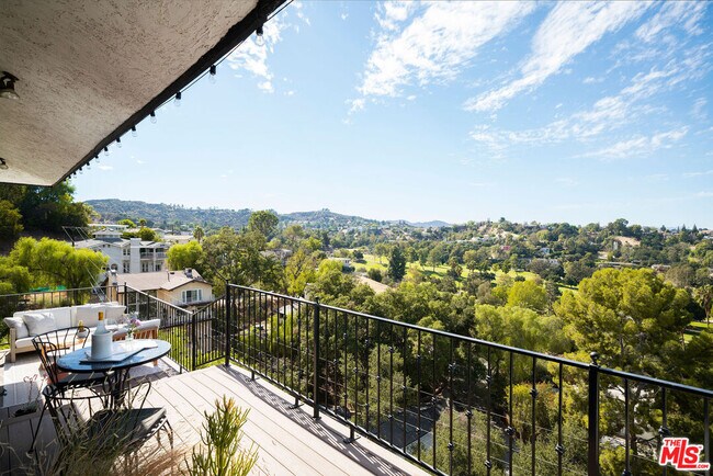 Building Photo - 4661 Bedel St