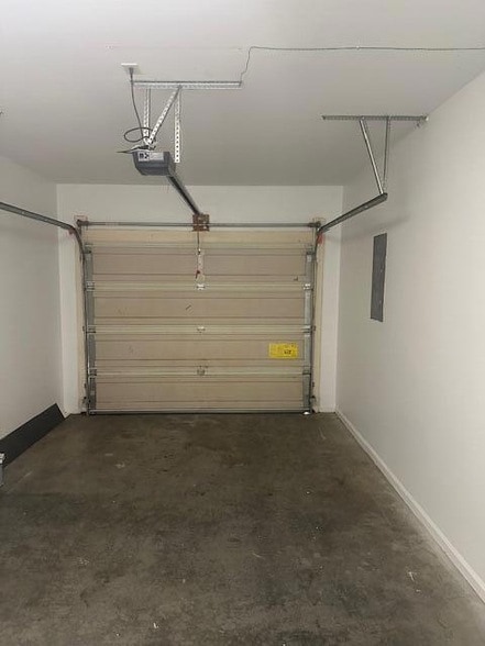 Building Photo - 3841 Stephens Rd NE