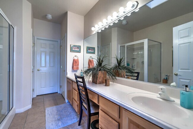 Building Photo - Fully Furnished Home with ALL Utilities In...