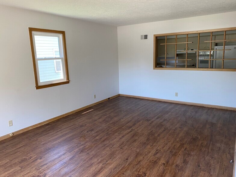 Living Room - 3114 S 44th St