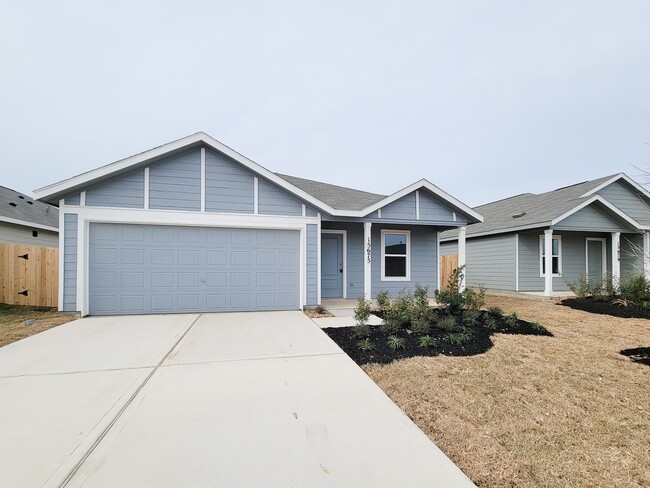 Building Photo - 15675 Plum Brk Dr