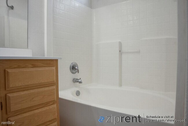 Building Photo - 4 br, 2 bath House - 1834 Zurlo Way, Sacra...