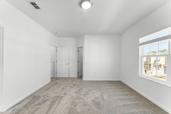 Building Photo - Available on July 10! Solar panel Spacious 3 bedroom house with all appliances included.