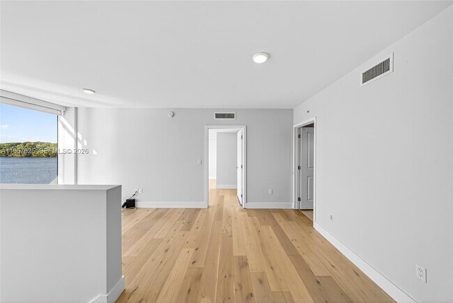 Building Photo - 400 Sunny Isles Blvd