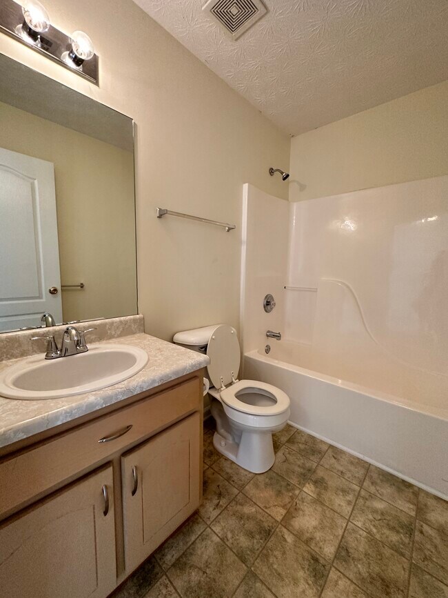 Building Photo - 5724 Rockingwood Dr