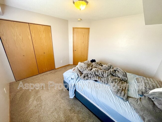 Building Photo - 2262 Holiday Rd