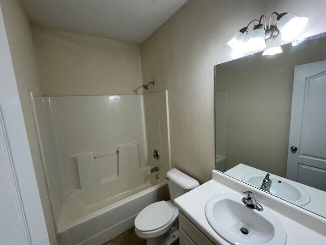 Building Photo - PRE-LEASING FOR AUGUST 9TH, 2026!