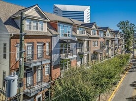 Building Photo - 415 Saint Francis St