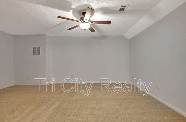 Building Photo - 69 Meadows Creek Ln