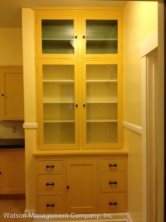 Building Photo - 1 br, 1 bath Apartment - 508 S Cedar St. #D