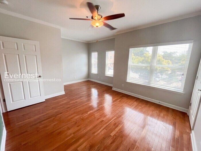 Building Photo - 221 Delmont St