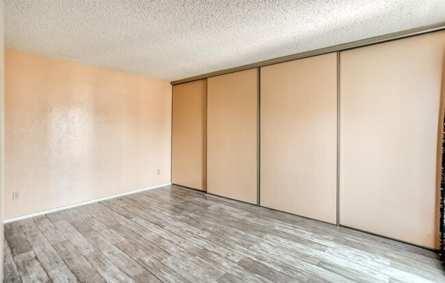 Building Photo - 8560 Park Ln