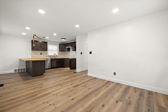 Building Photo - 6106 Oldtown St