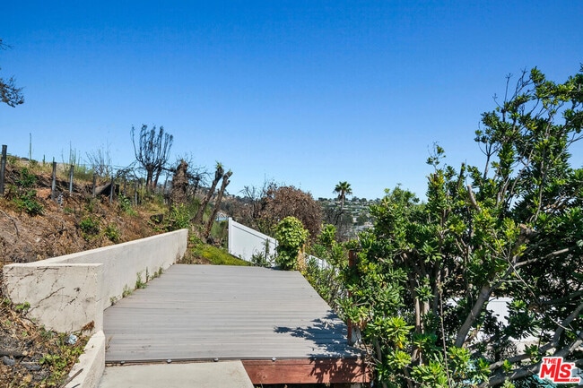 Building Photo - 18133 Wakecrest Dr