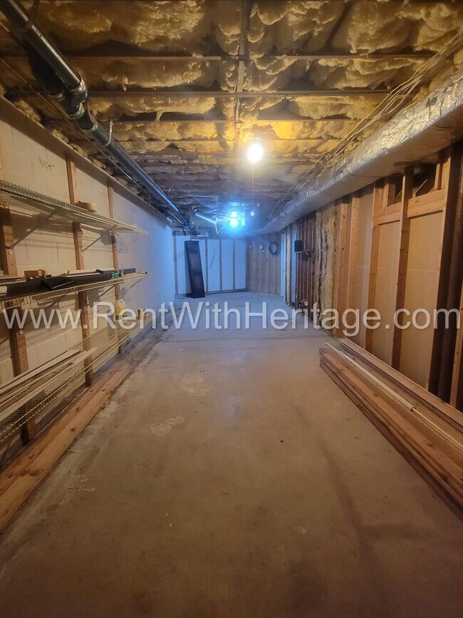 Building Photo - 1050 Flamingo Dr