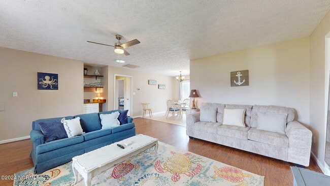 Building Photo - 177 Avis Dr