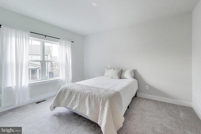 Building Photo - 3897 Hillview Ct